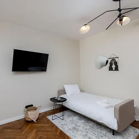 Ultra-chic Modern *
