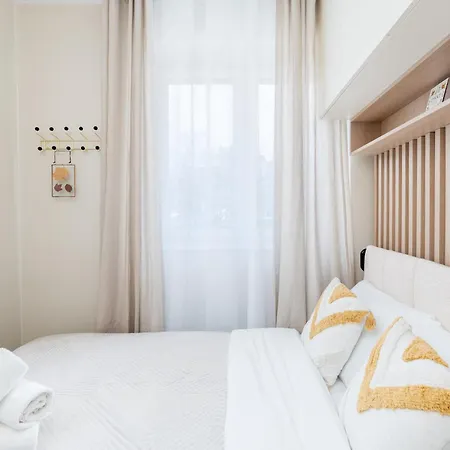 Ultra-chic Modern *