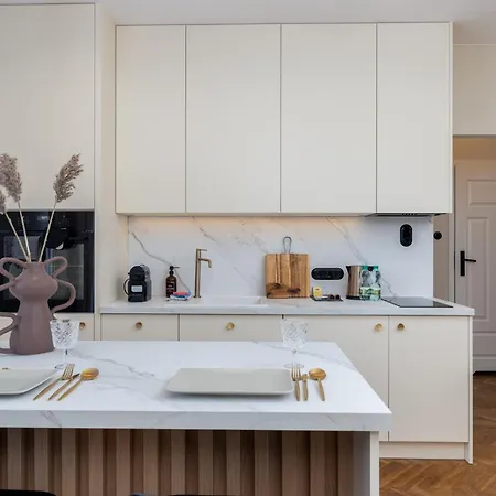 Ultra-chic Modern