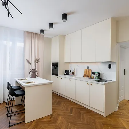 Ultra-chic Modern